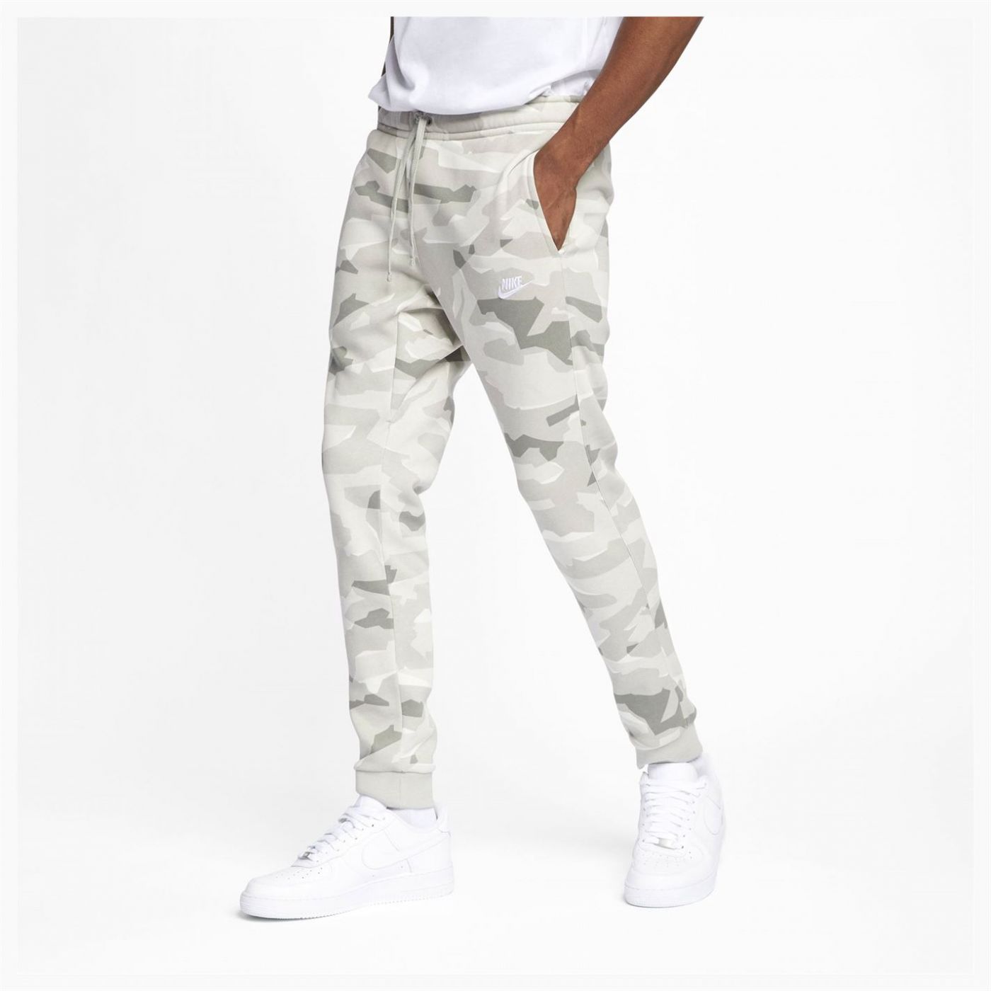 camo joggers mens nike