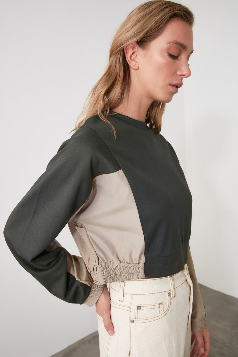 Trendyol Khai Arm Detailed Crop Knitted Sweatshirt