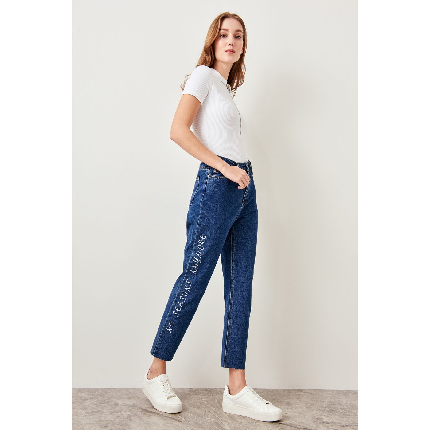 Trendyol Blue Embroidery Detailed High Waist Mom Jeans