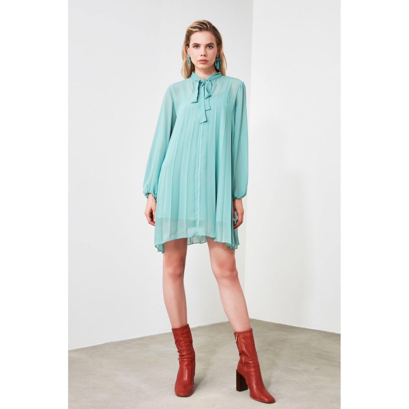 Trendyol Mint Scarf Collar Plise Dress