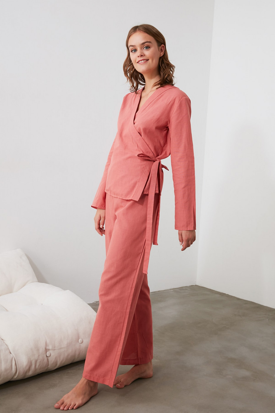 Trendyol Rose Dry Cruise Woven Pajama Set
