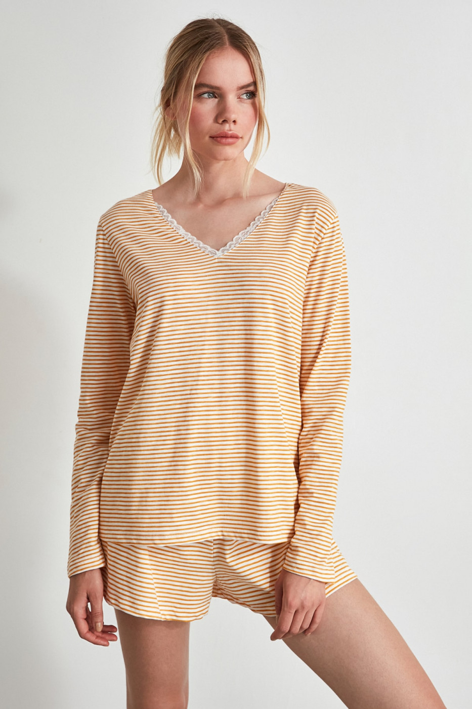 Trendyol Striped Lace Detailed Knitted Pyjama Set