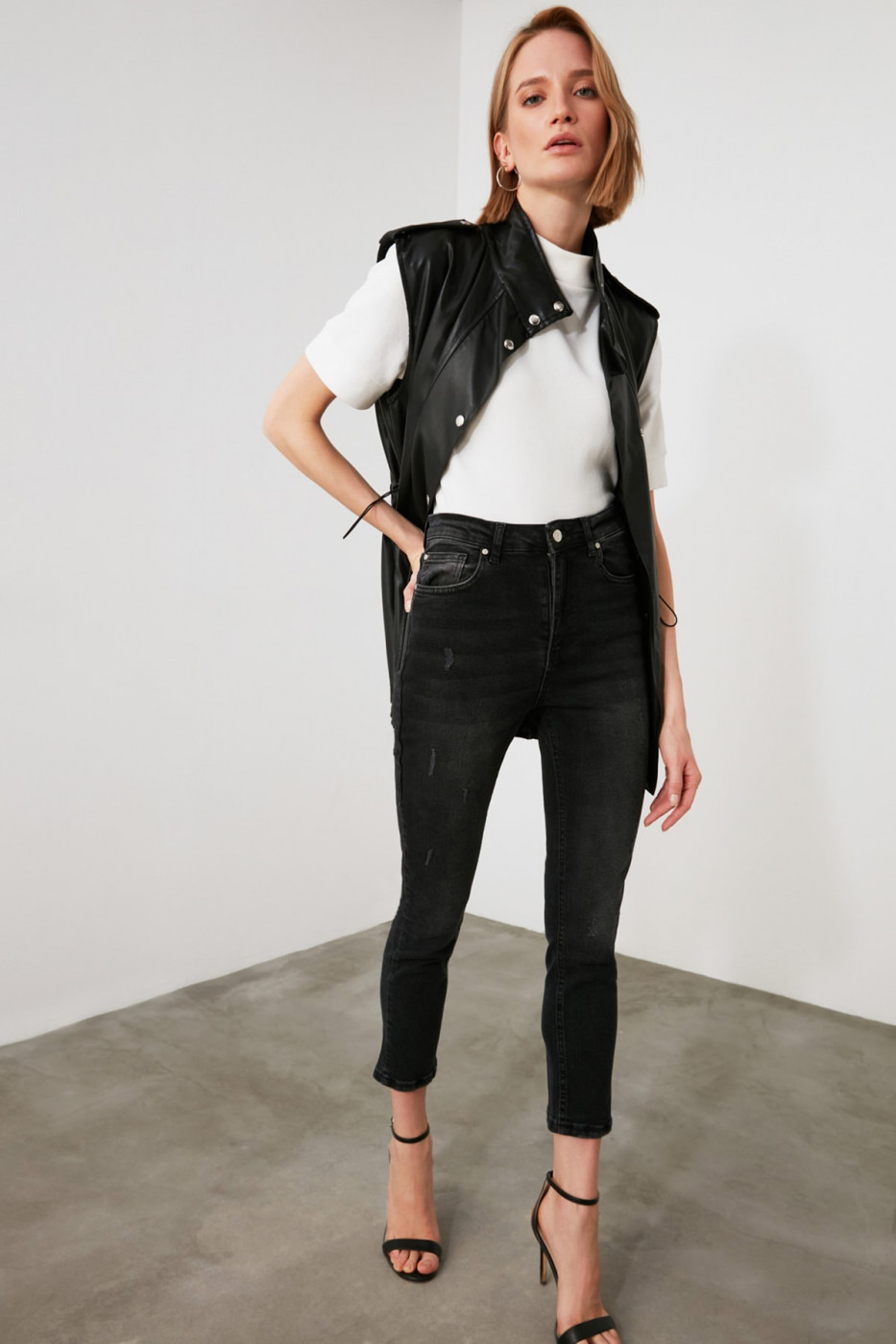 Trendyol Anthracite High Waist Slim Fit Jeans