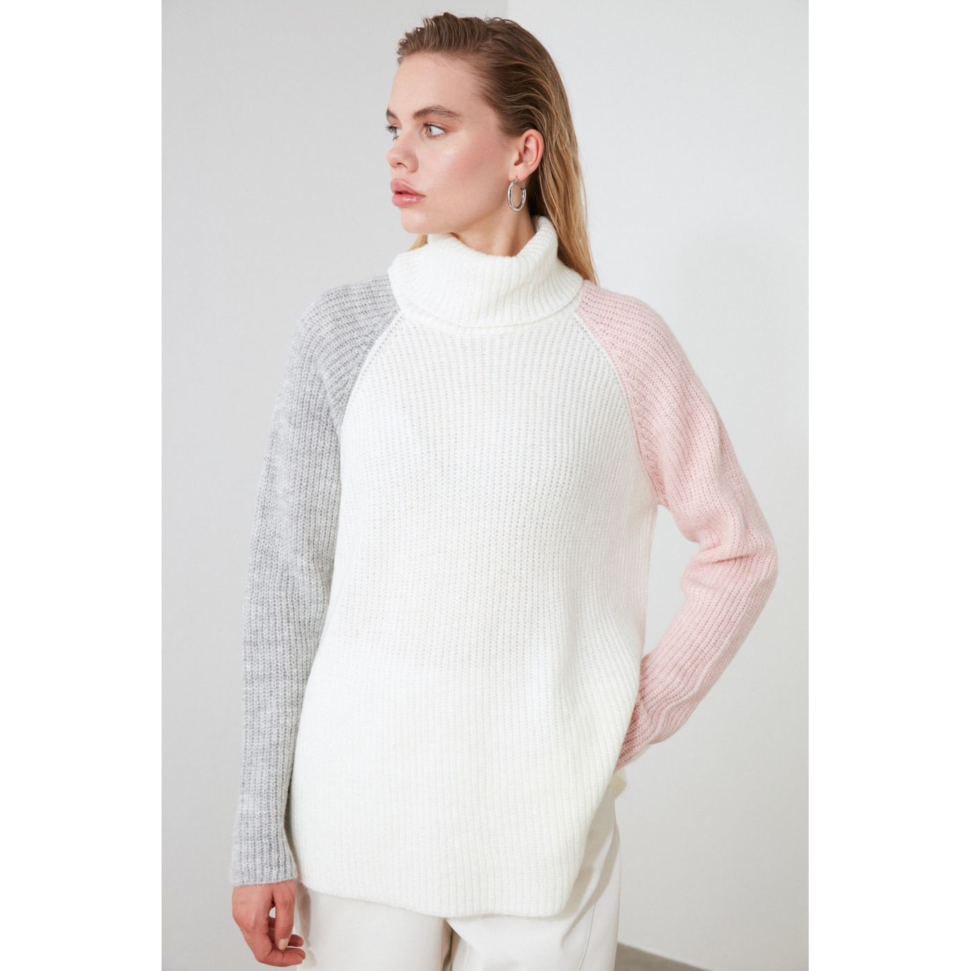 Trendyol Ekru Turtleneck Color Block Knit Sweater
