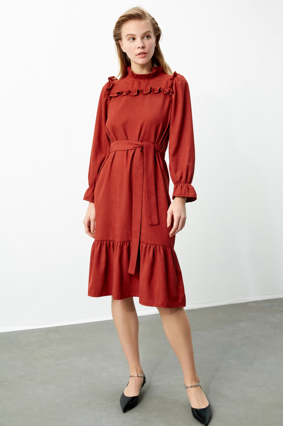 Trendyol Tdare Belted Frill Detailed Velvet Dress