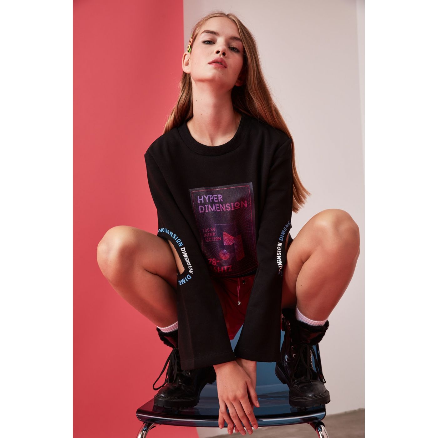 Trendyol Black Printed Cut Out Detailed Basic Knitted Sweatshirt