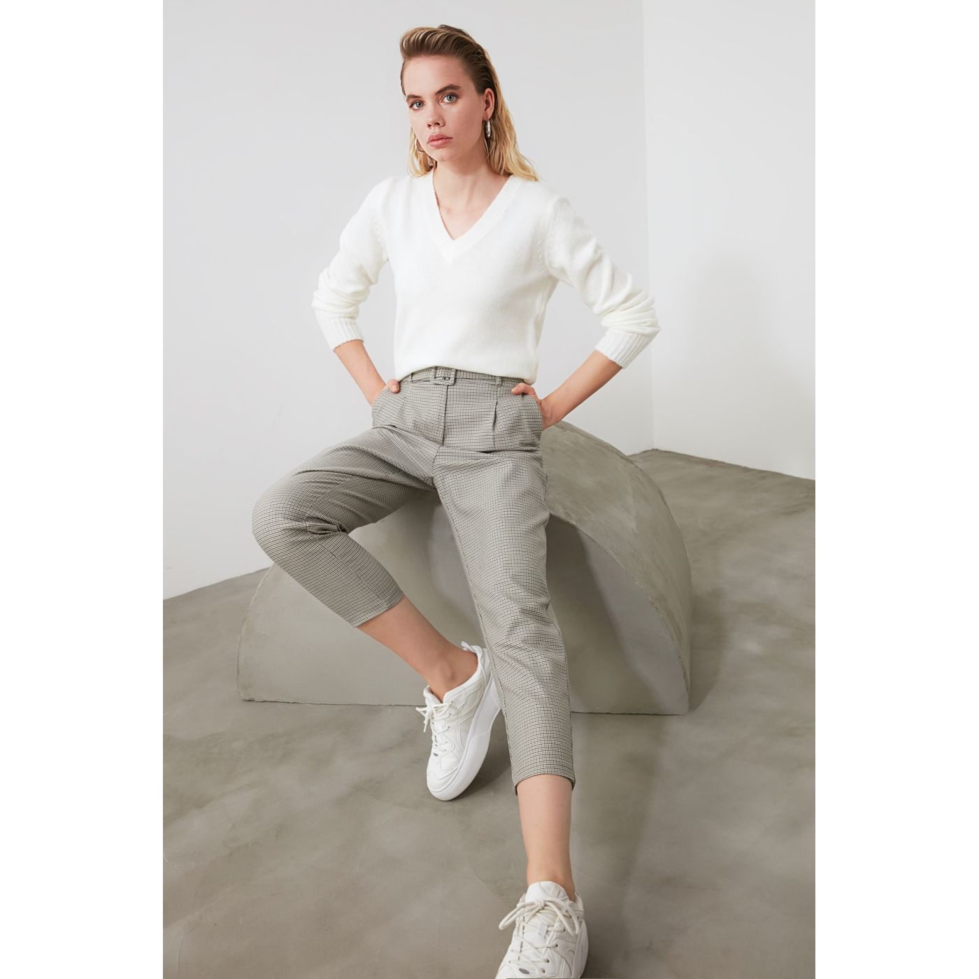 Trendyol Grey BeltEd Crowbar Pants
