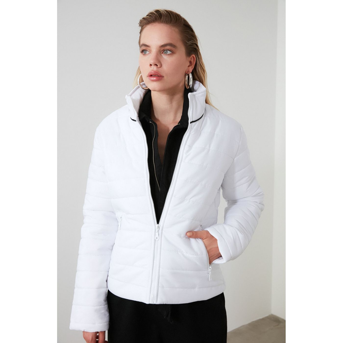 Trendyol White Biye Detailed Upright Collar Inflatable Coat