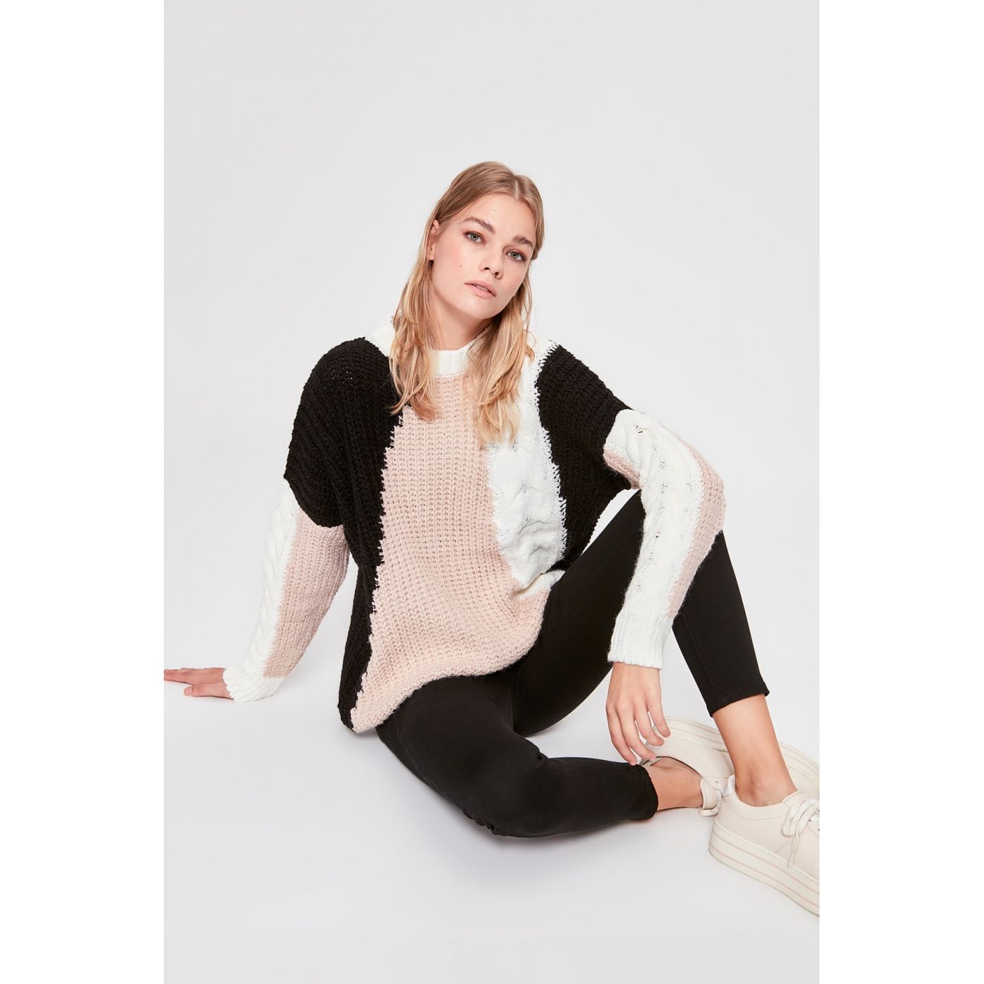 Trendyol Ekru Colorblock Knitwear Sweater