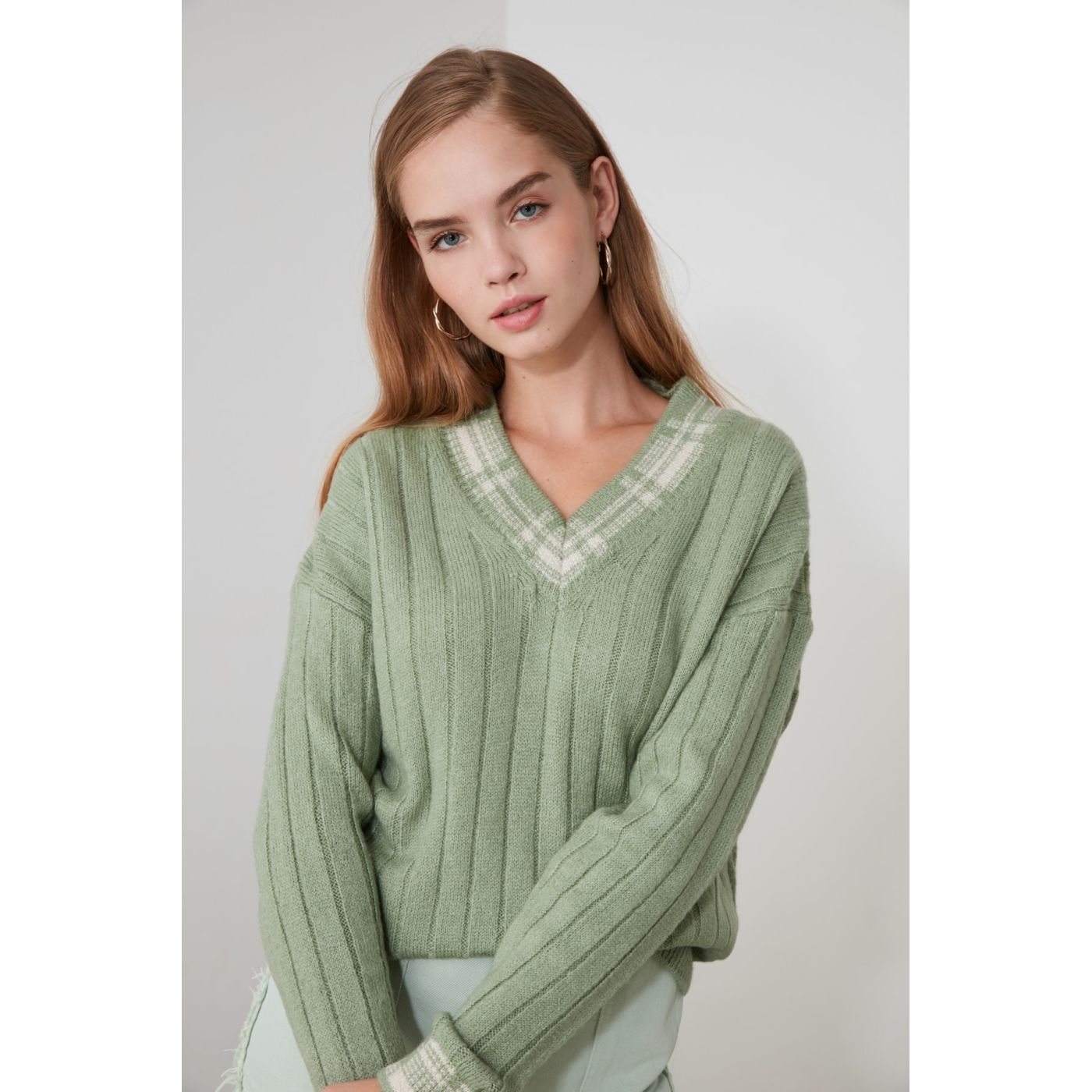 Trendyol Mint V Neck Honey Detailed Knitwear Sweater
