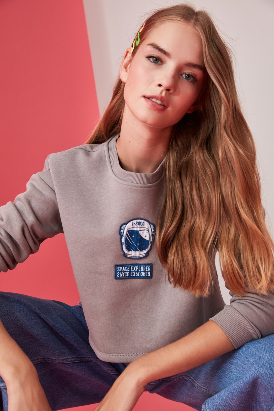 Trendyol Gray Embroidered Crop Knitted Sweatshirt