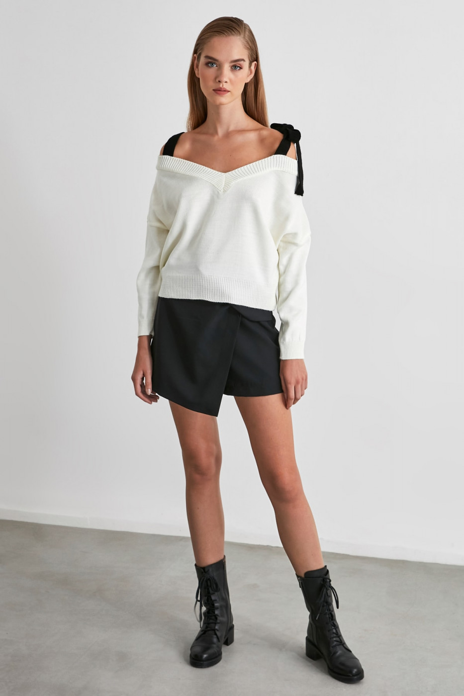 Trendyol Ekru Strap Knitwear Sweater