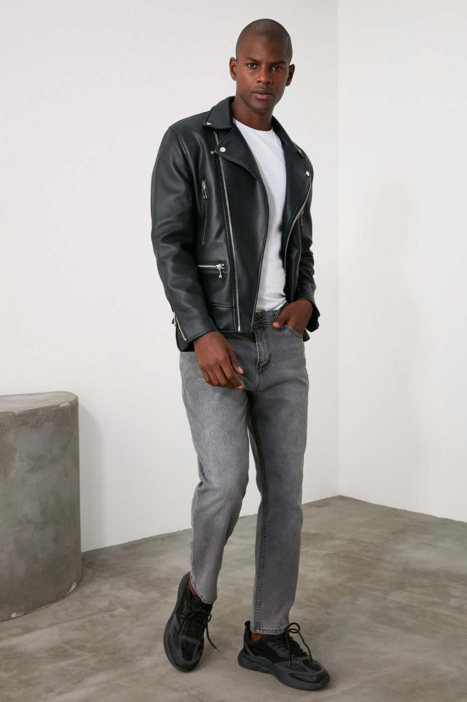 Trendyol Grey Men Relax Fit Jeans