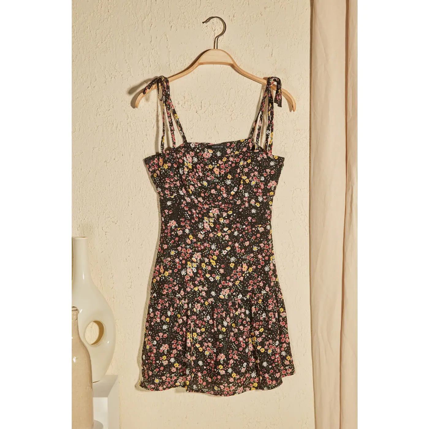 Trendyol Black Floral Patterned Strap dress