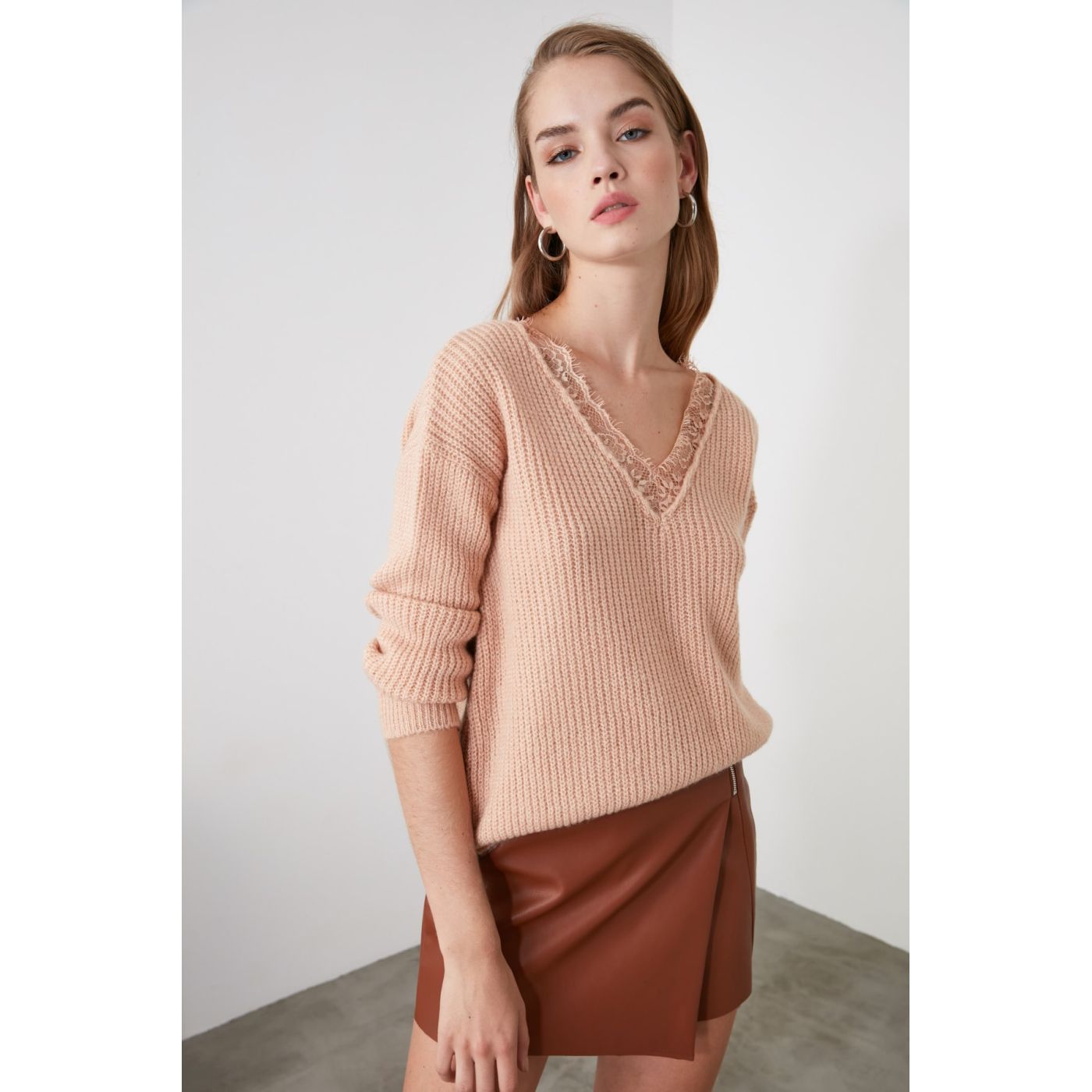 Trendyol Powder V Neck Lace Detailed Knit Sweater