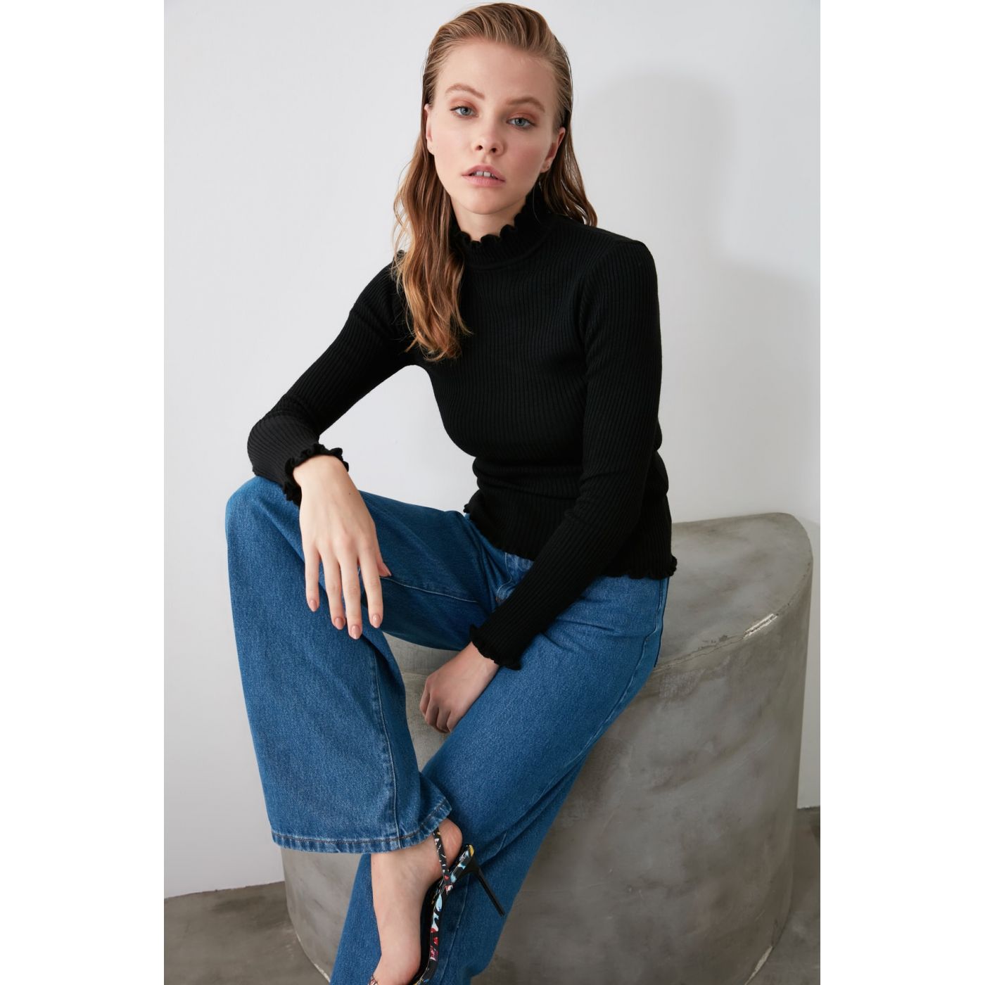 Trendyol Black Upright Collar Knit Sweater