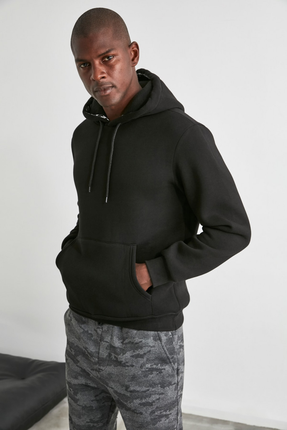 Trendyol Black Men's Hooded Regular Fit Sweatshirt