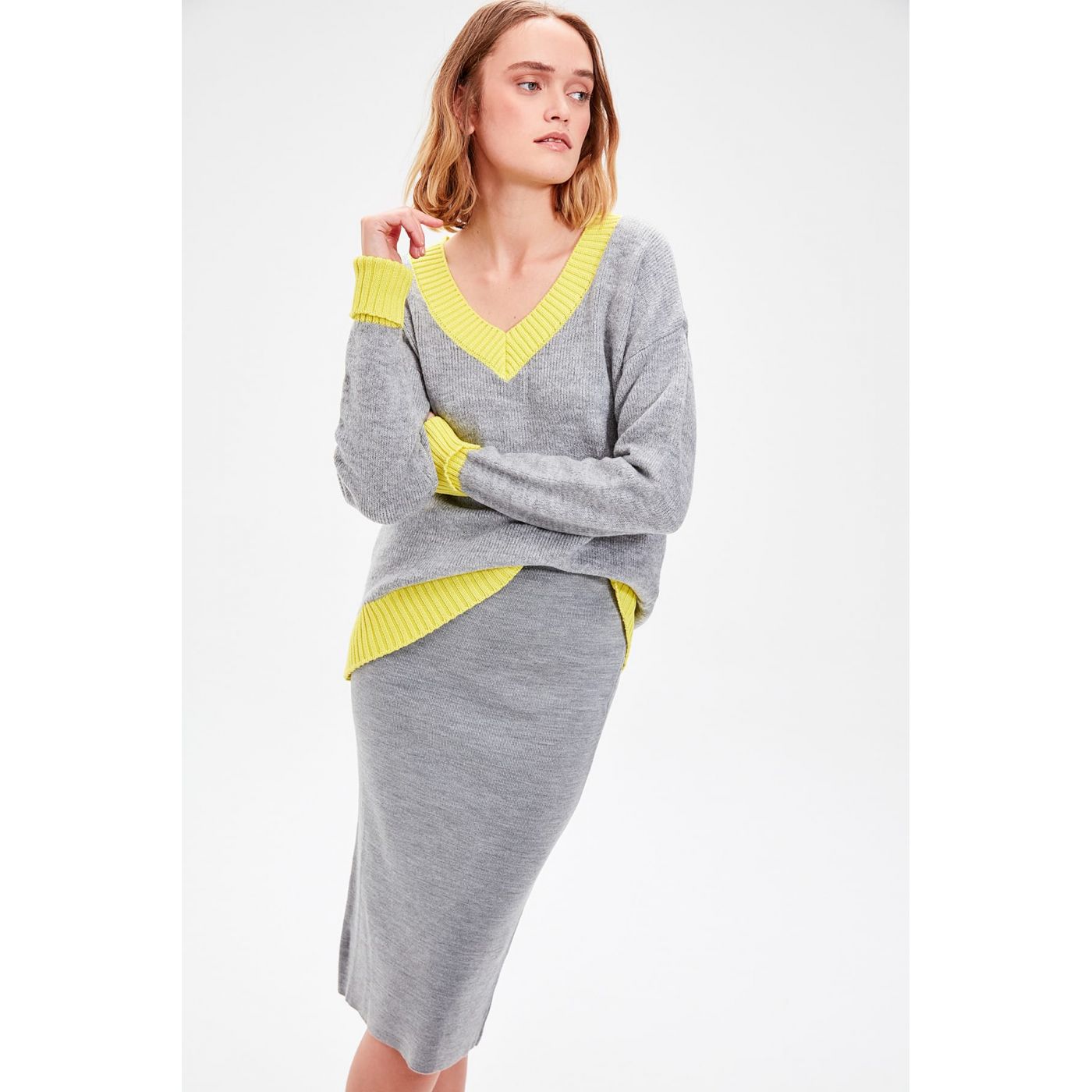Trendyol Grey V-Neck Color Block Knitwear Sweater