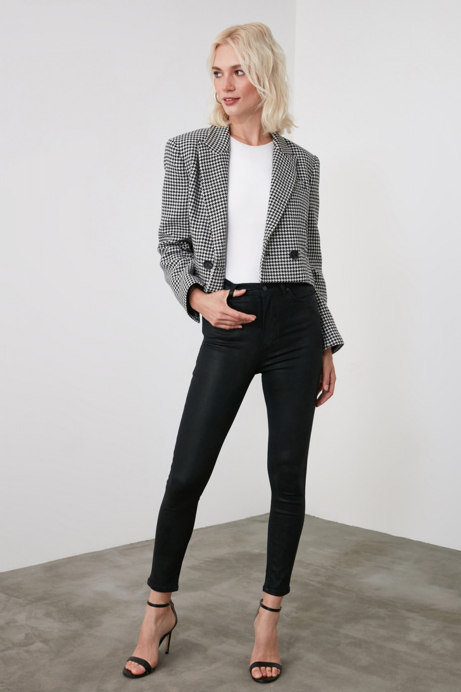 Trendyol Black Coated High Waist Skinny Jeans