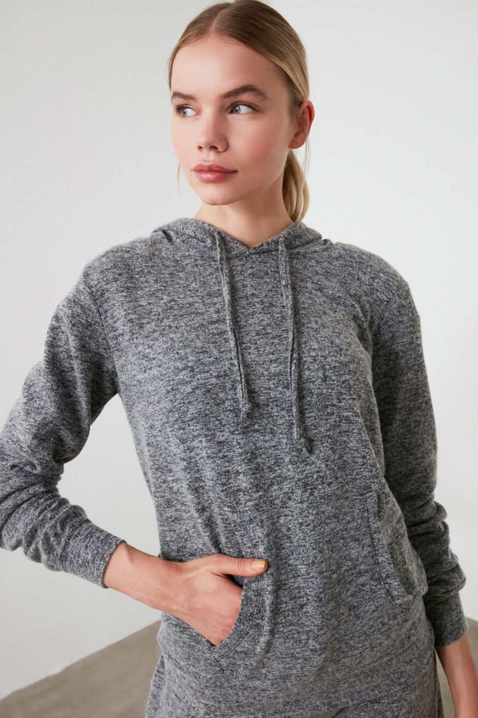 Trendyol Black Hooded Basic Sports Sweatshirt