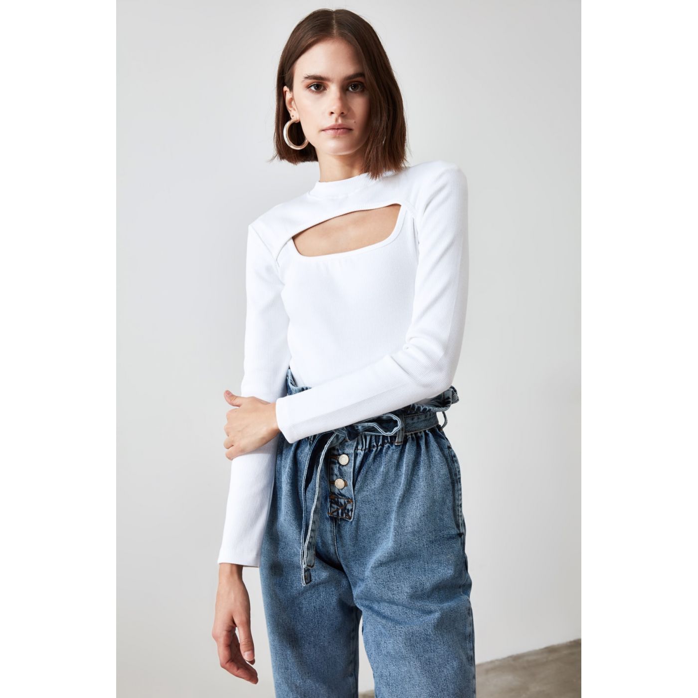 Trendyol White Cut Out Detailed Wick Knitted Blouse