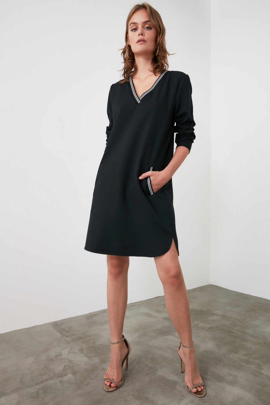 Trendyol Black Collar and Pocket Detailing Dress