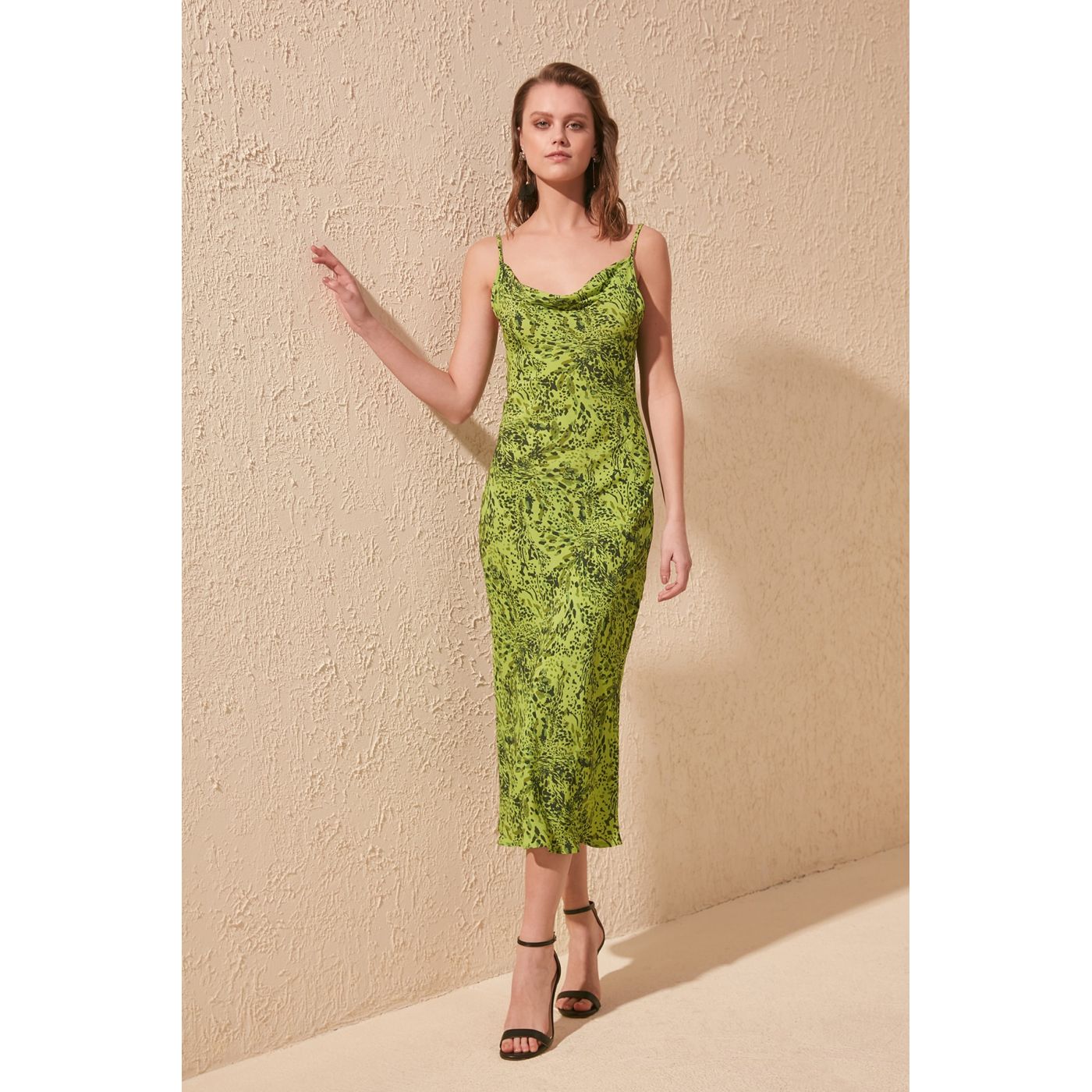 Trendyol Green Degaje Collar Dress