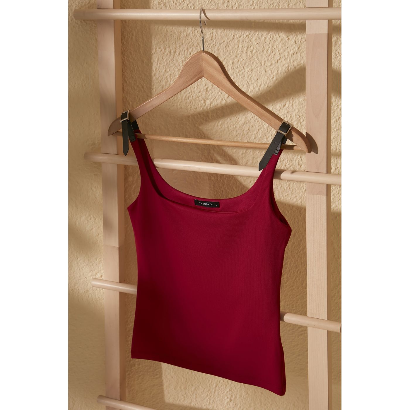 Naiste top Trendyol Strap detailed