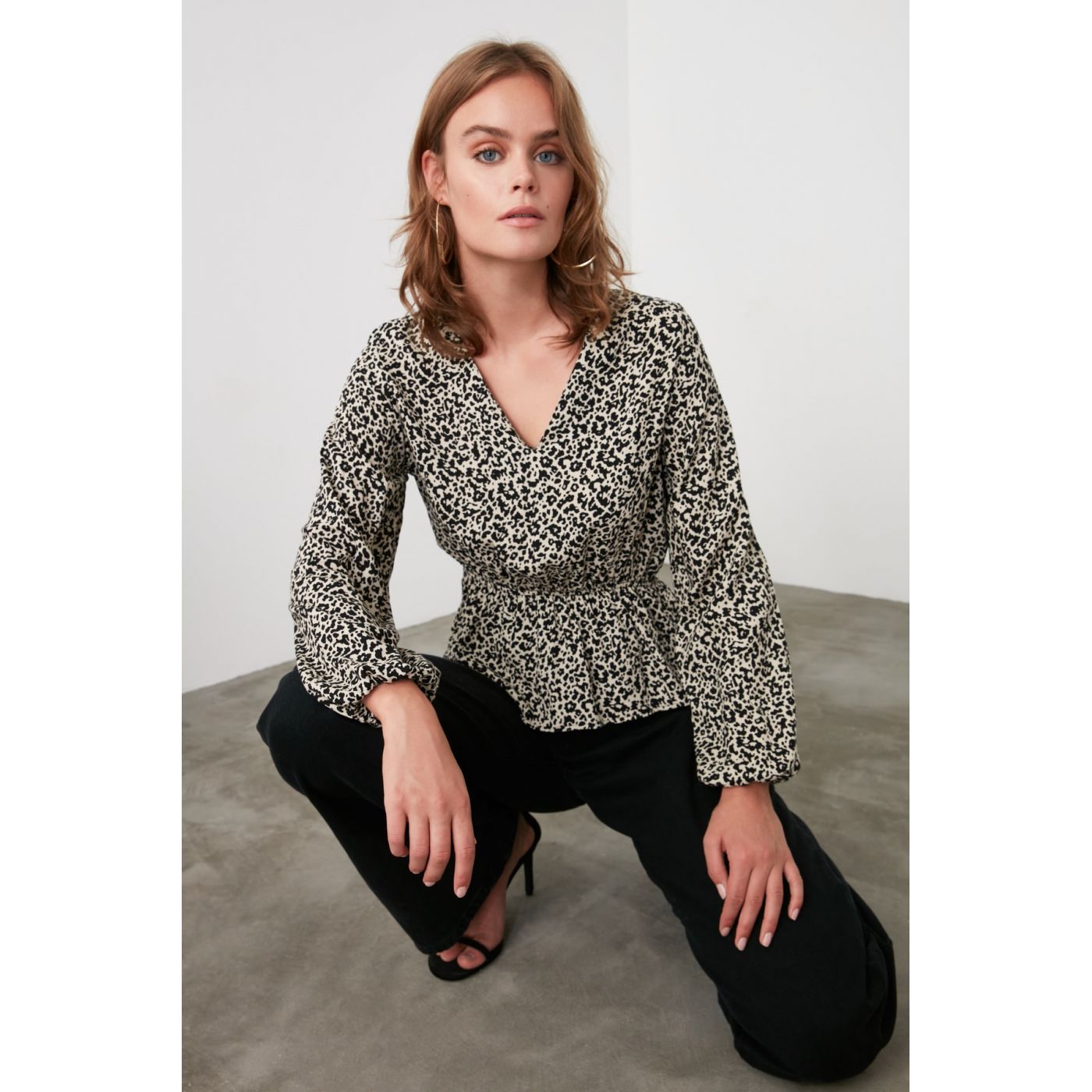 Trendyol Camel V Collar Blouse
