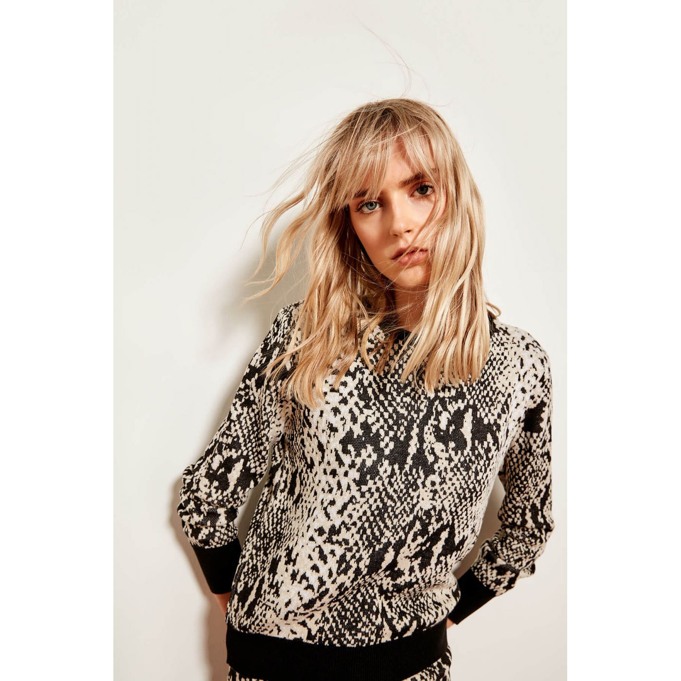 Trendyol Mink Snake-Patterned Bicycle Collar Sweater Sweaters