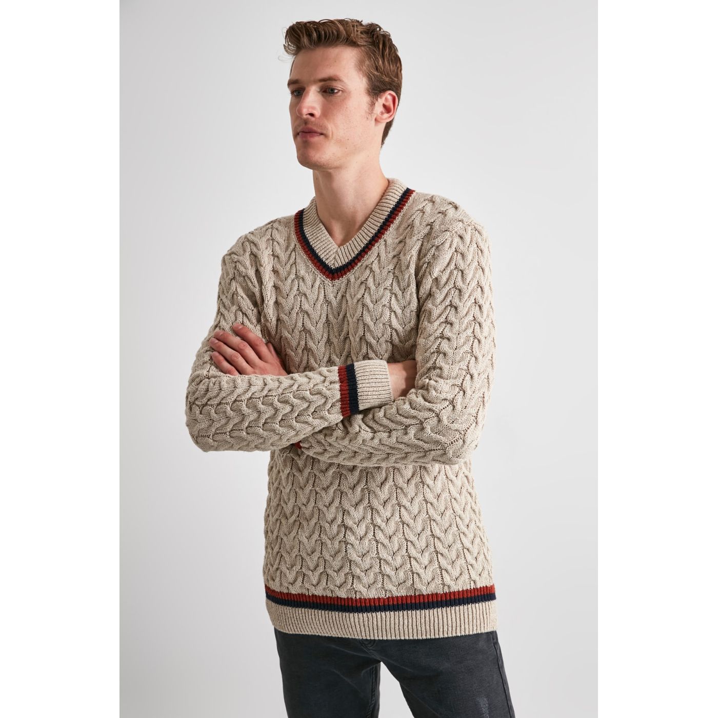 Trendyol Ekru Men's Hair Braid V Collar Knitwear Sweater