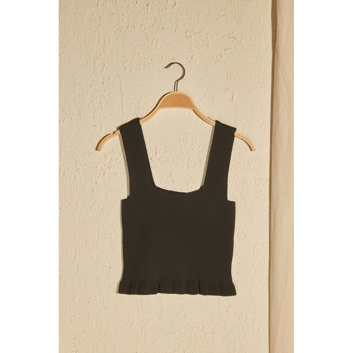 Trendyol Black Crop Knit Blouse