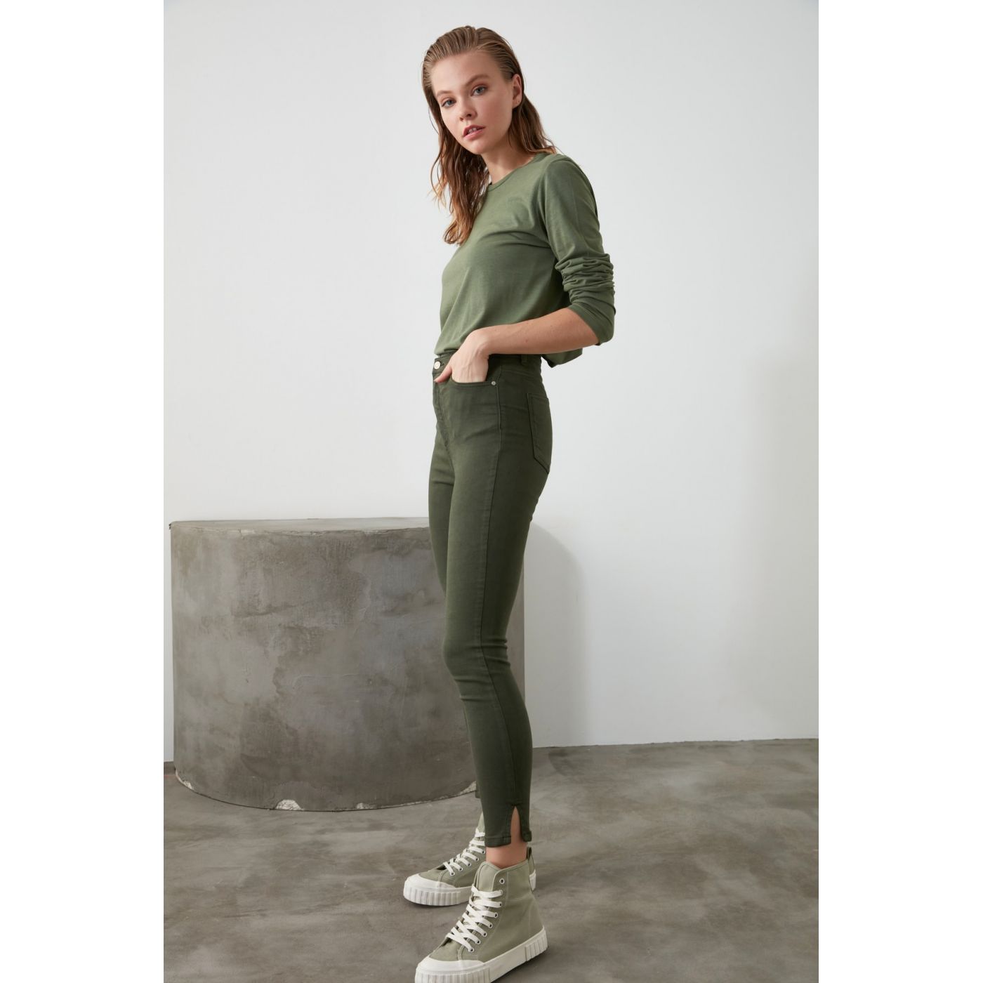 Trendyol Khai Hem Slit High Waist Skinny Jeans