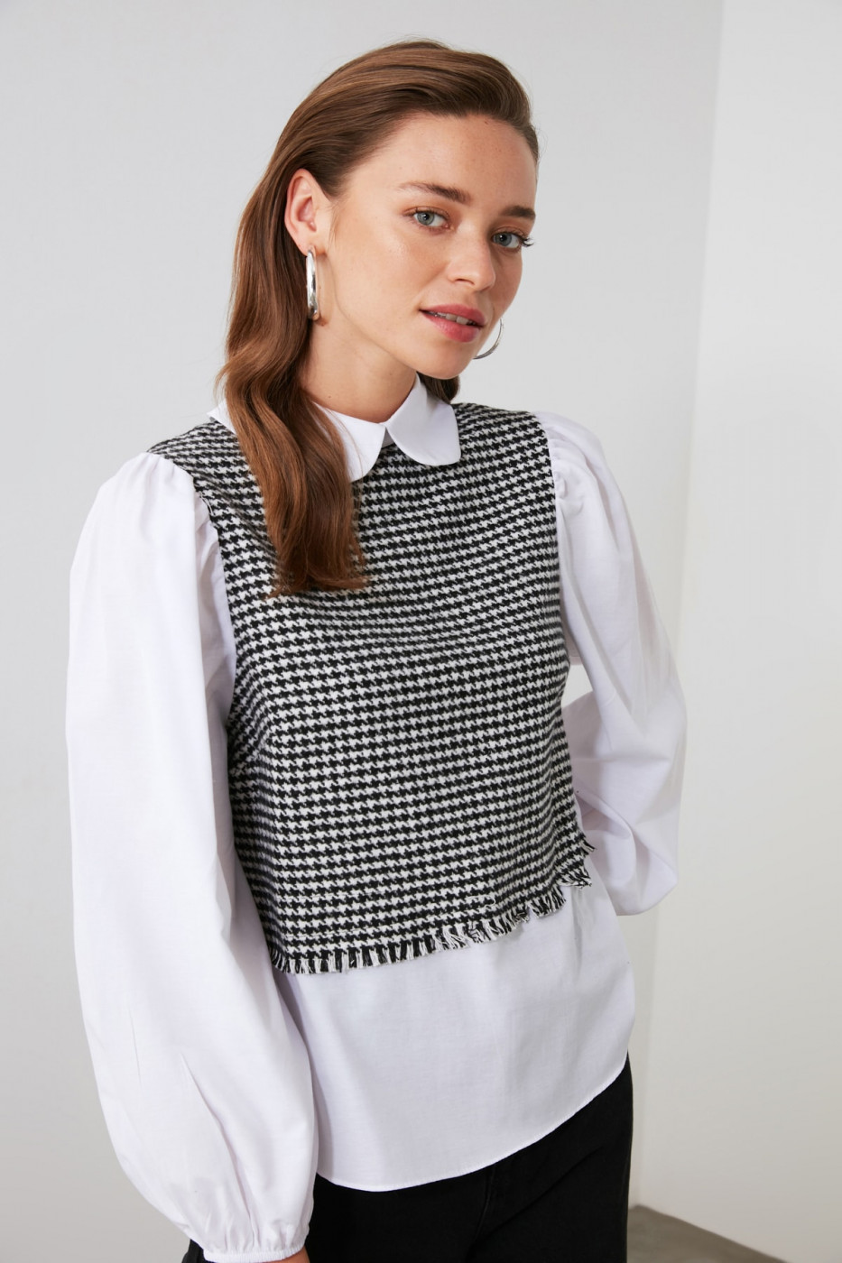 Trendyol White GooseFoot Blouse