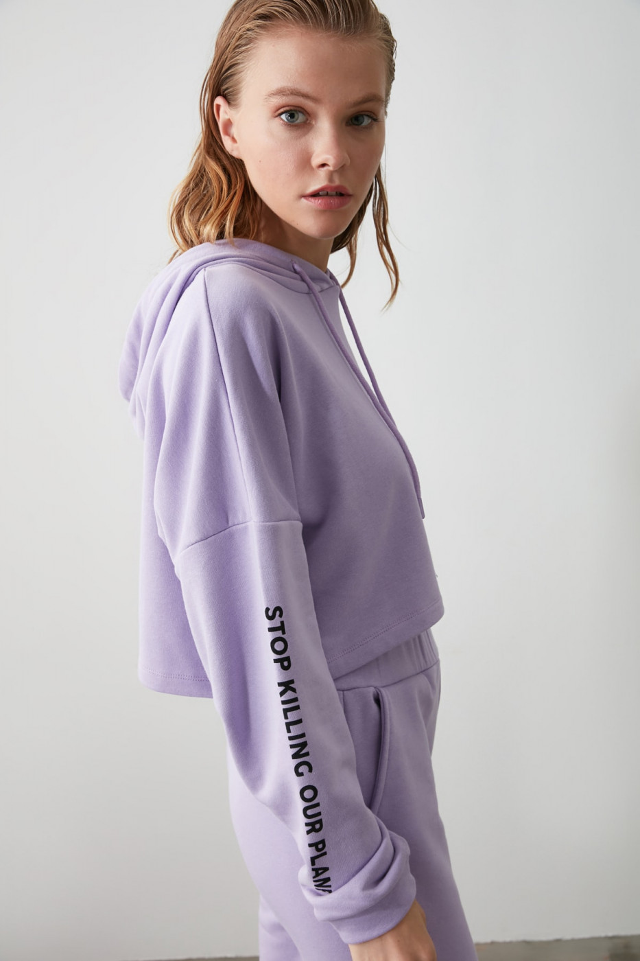 Trendyol Lila Printed and Hooded 100% Organic Cotton Crop Knitting Sweatshirt