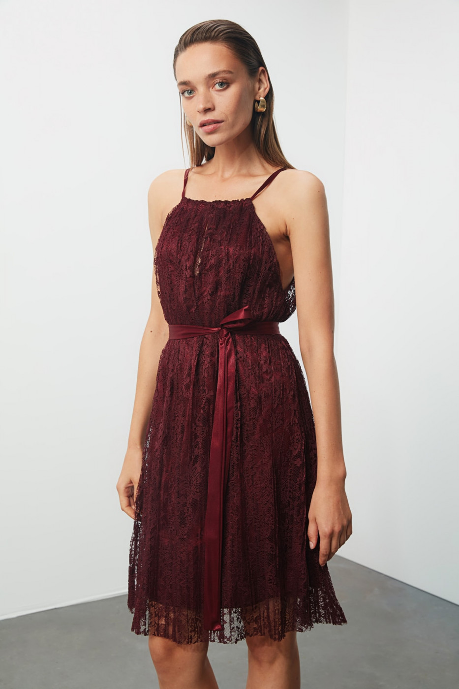 Trendyol Burgundy Belt Pyregmy Lace Dress