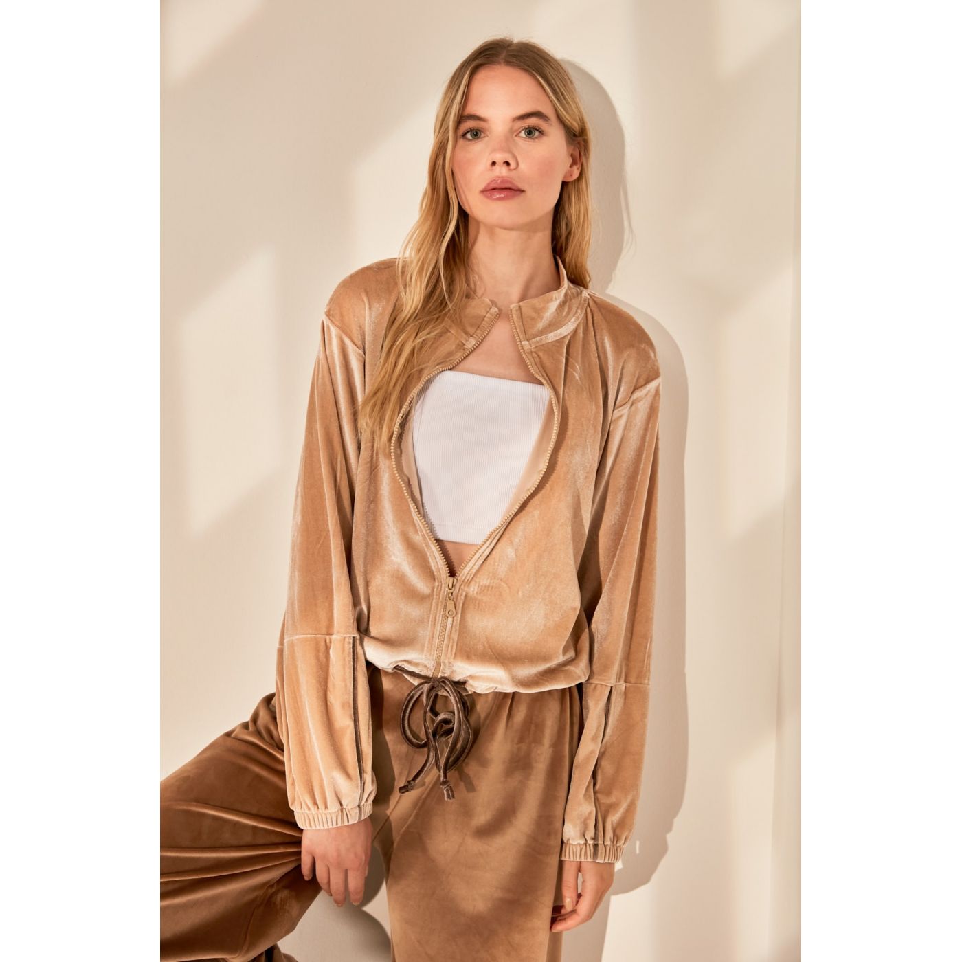 Trendyol Beige Velvet Bibaa Knitted Sweatshirt