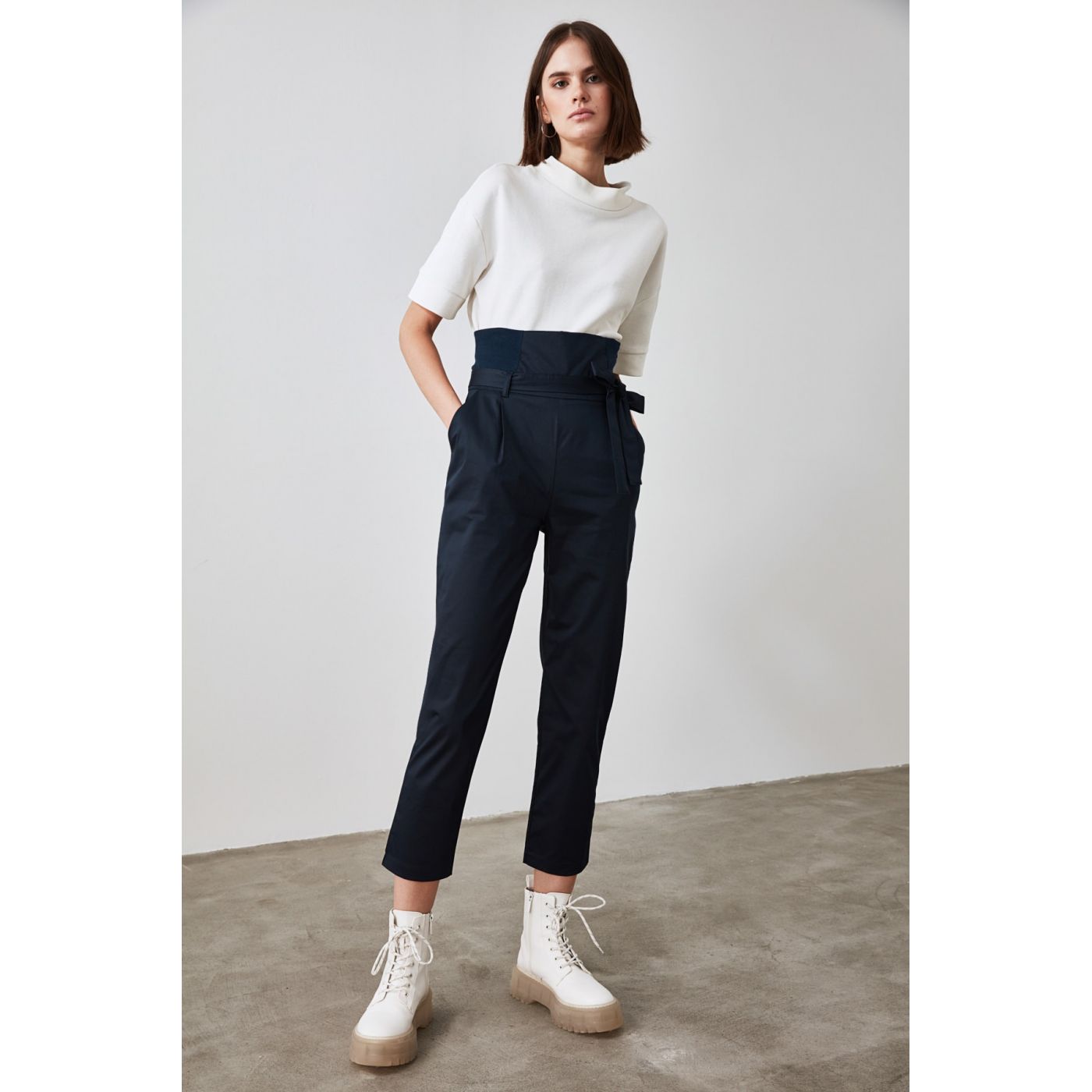 Trendyol Navy Fastening Detailed Trousers