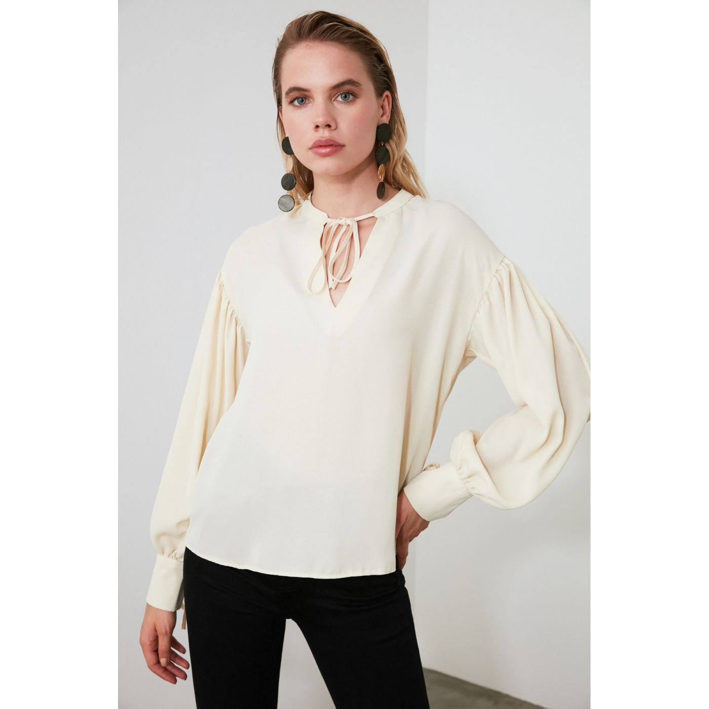 Trendyol Stone Arms Clamping Detailed Blouse