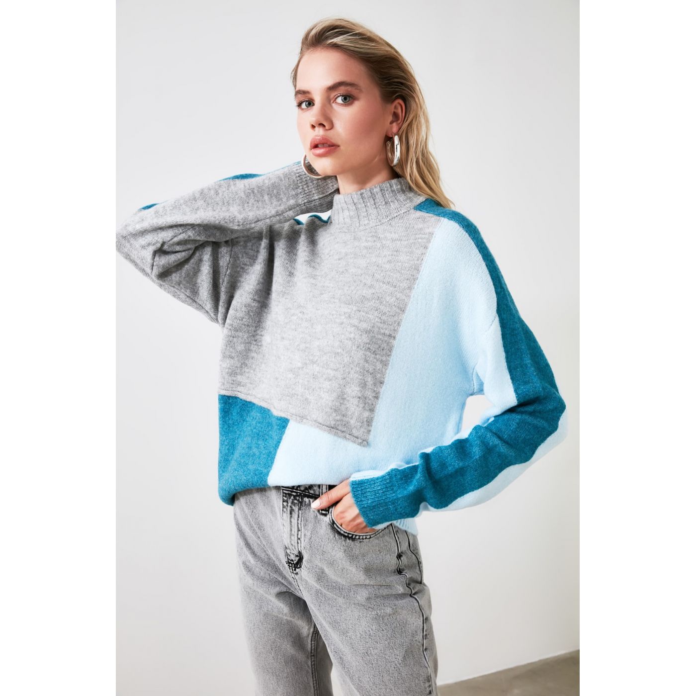 Trendyol Blue Block Fishing Collar Knit Sweater
