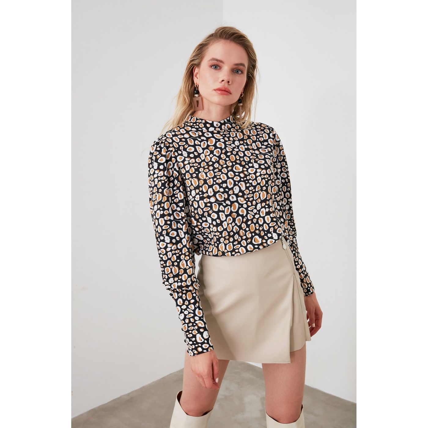 Trendyol Black Flower Patterned Blouse