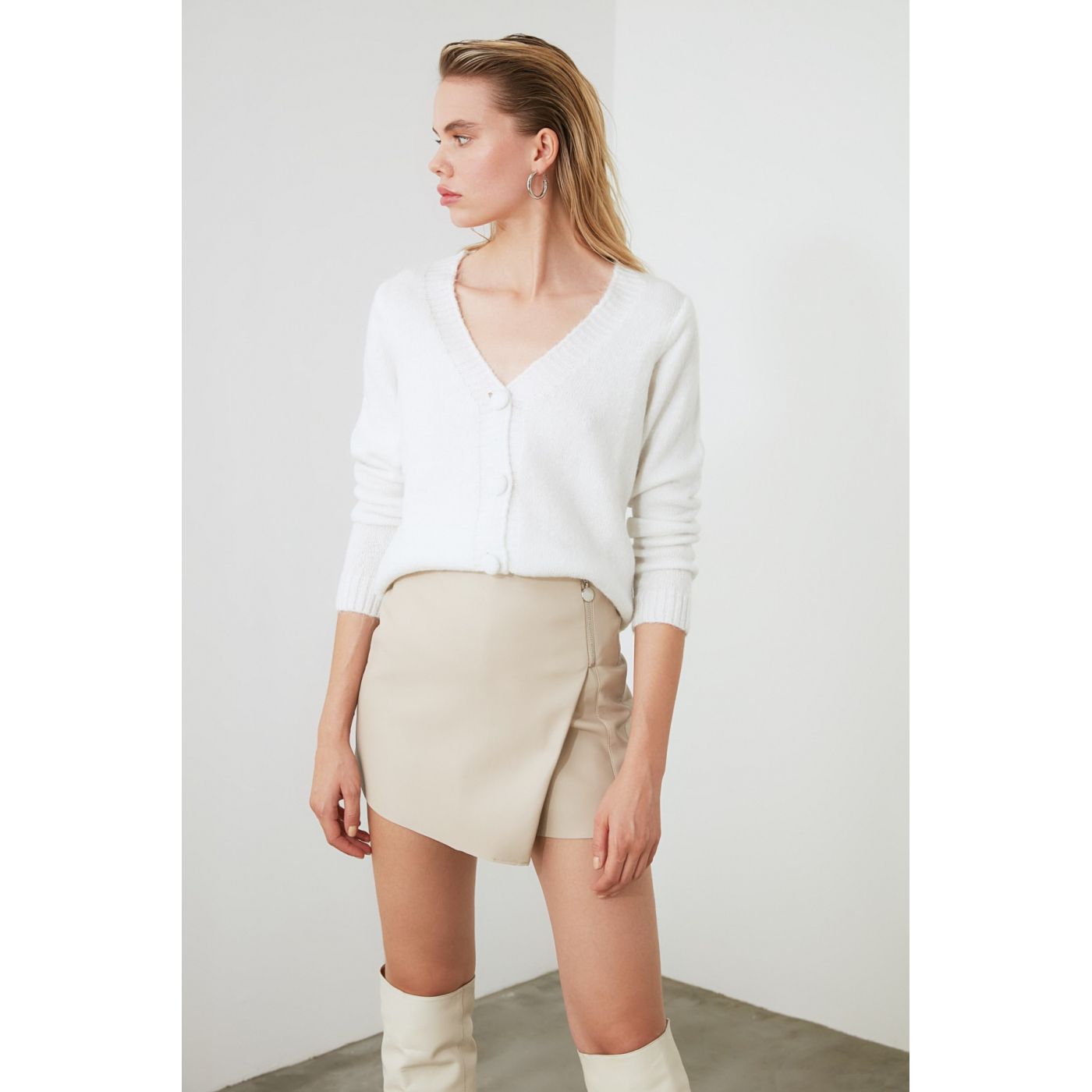 Trendyol Ekru Button Knitwear Cardigan