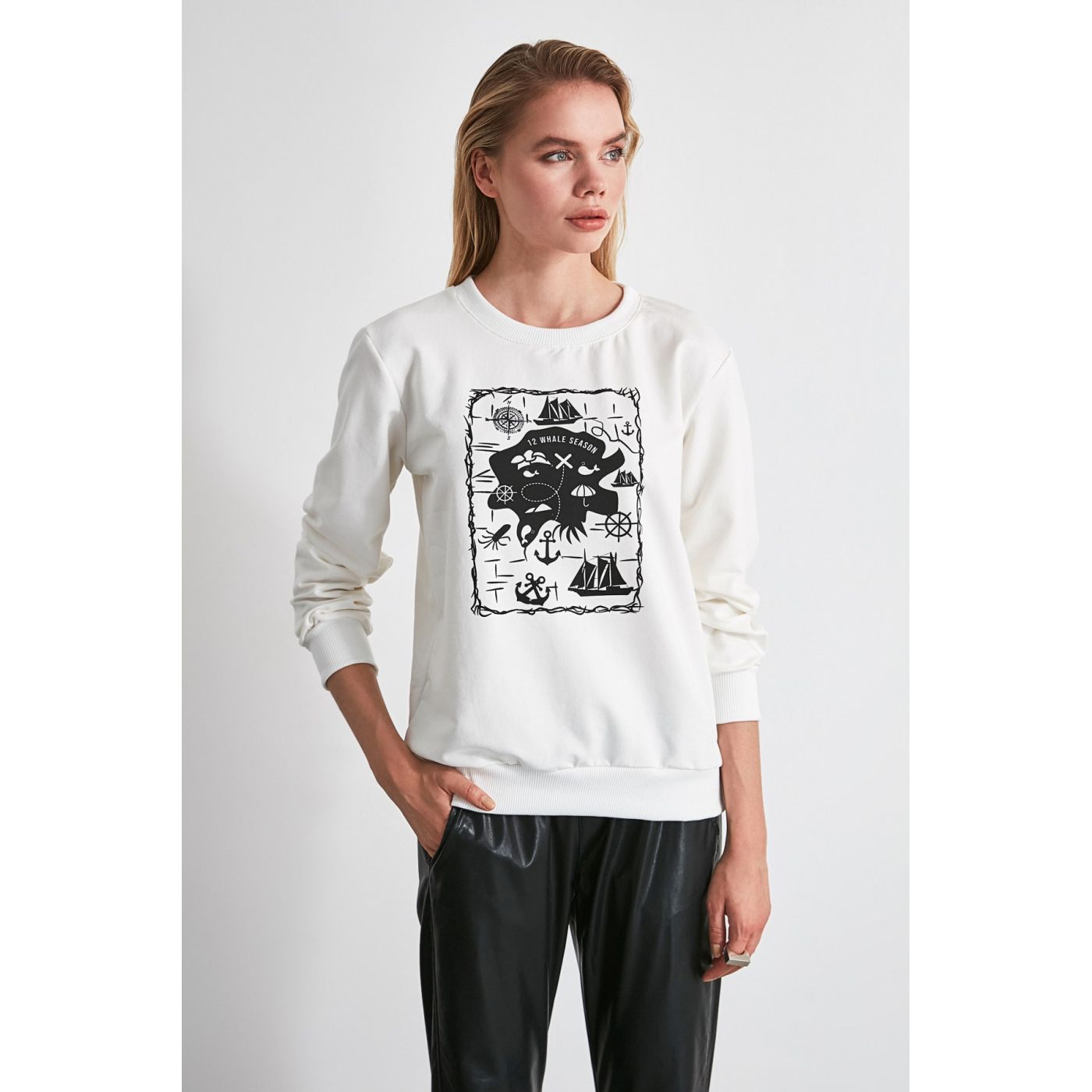 Trendyol White Printed Basic Knitted Sweatshirt