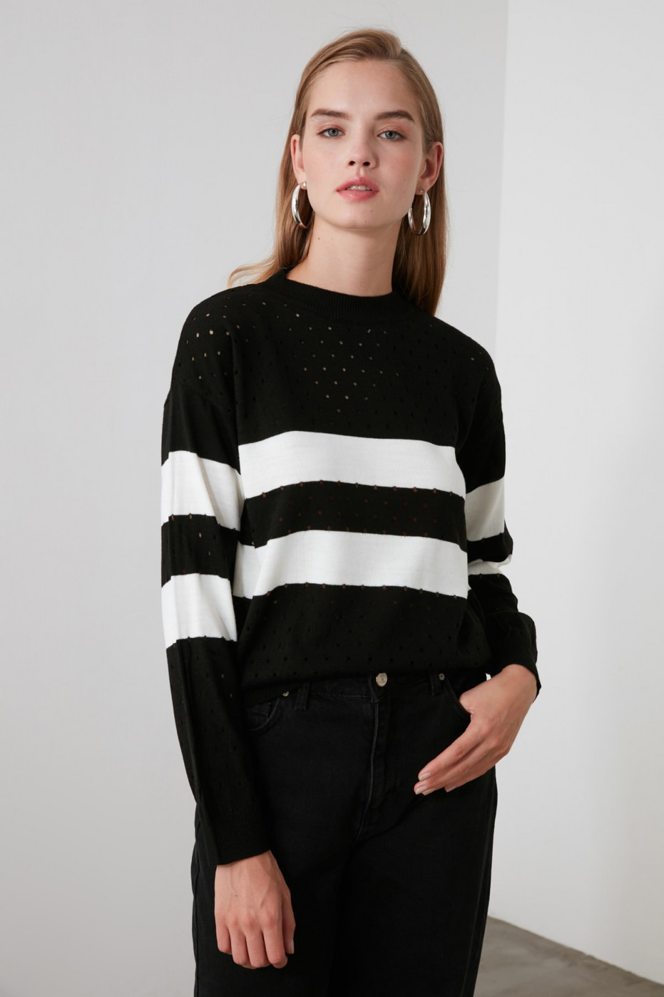 Trendyol Black Striped Blindk Sweater