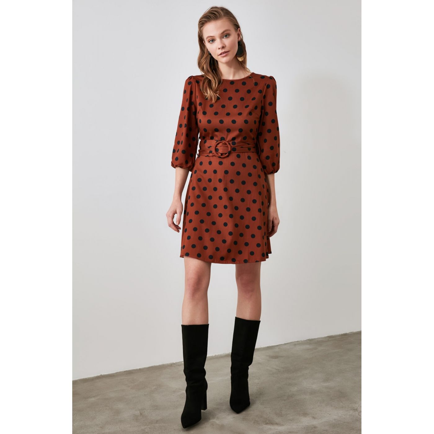 Trendyol Brown Belted Score-Up Dress