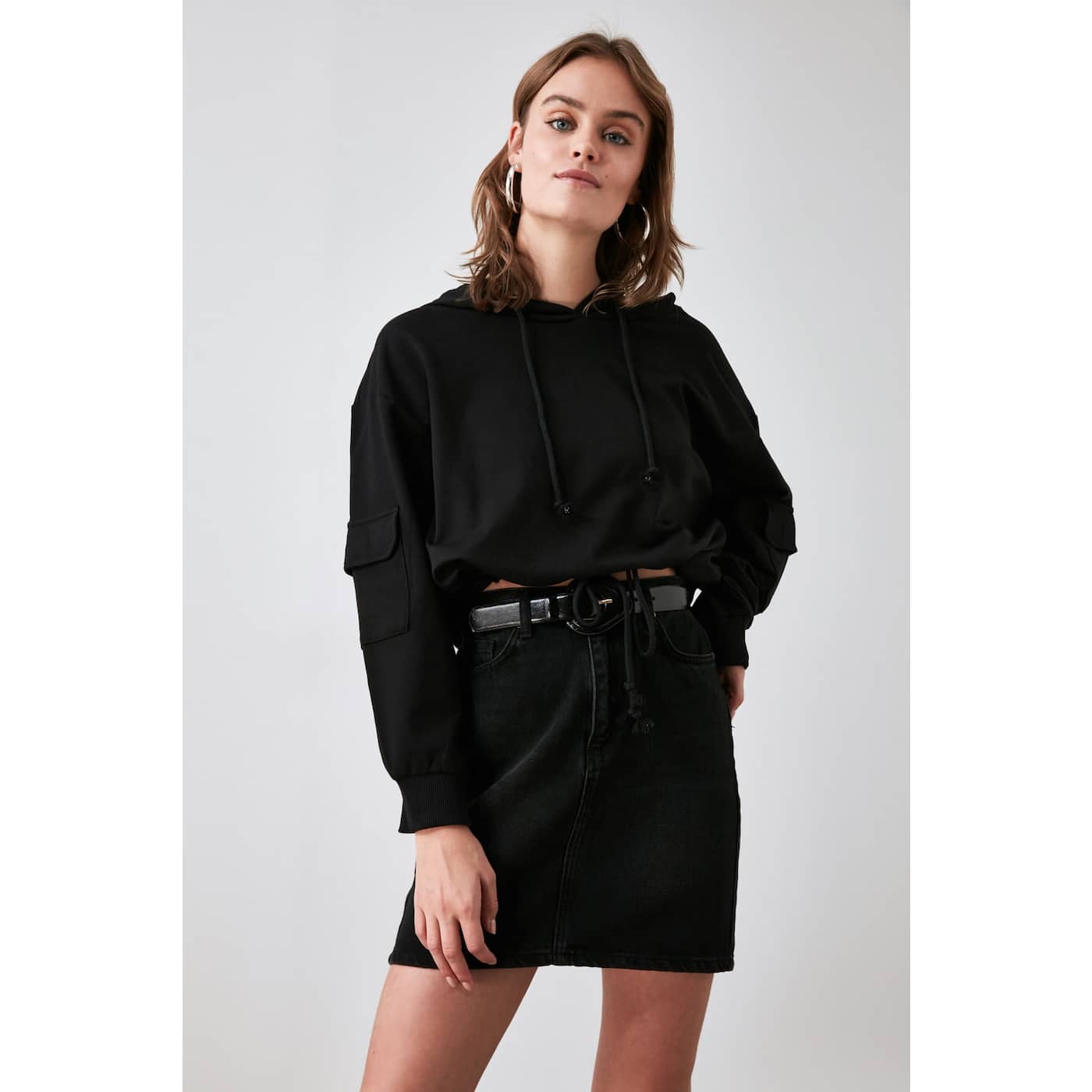 Trendyol Black Pocket Detailed Basic Knitted Sweatshirt