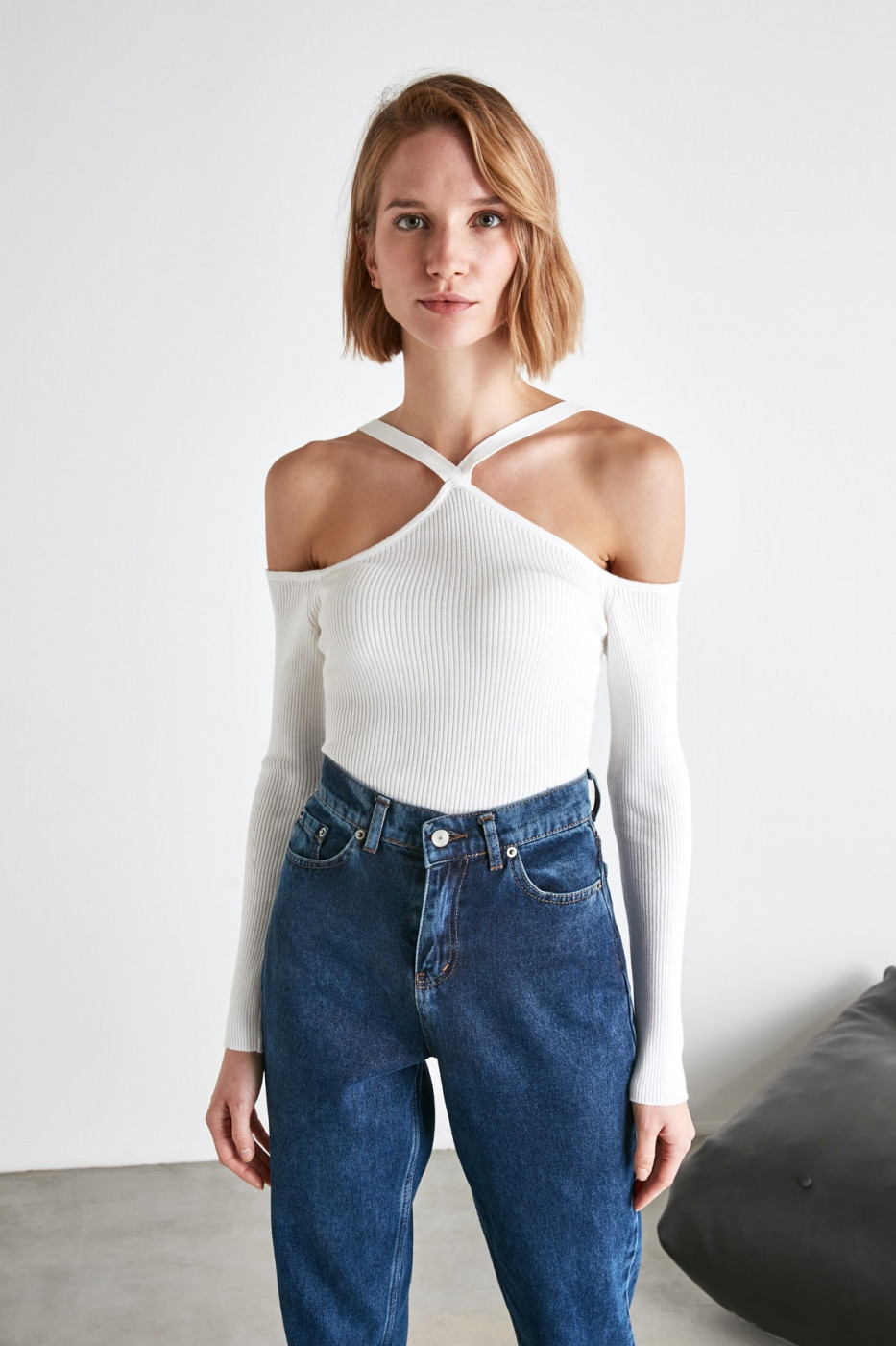 Trendyol Ekru Cut Out Detailed Knitwear Sweater