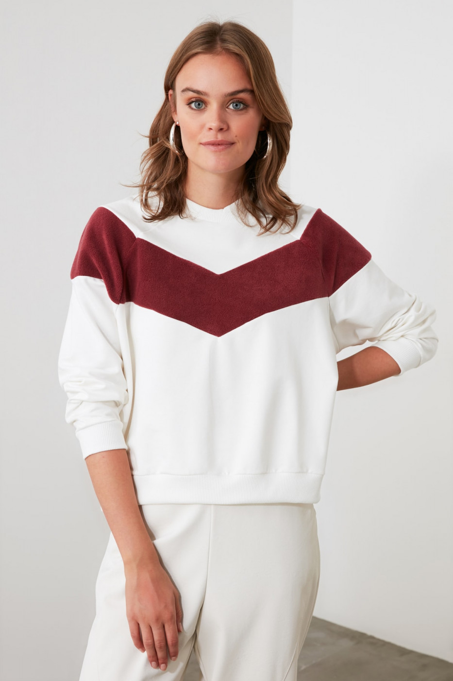 Trendyol Ekru Color Block Basic Knitted Sweatshirt