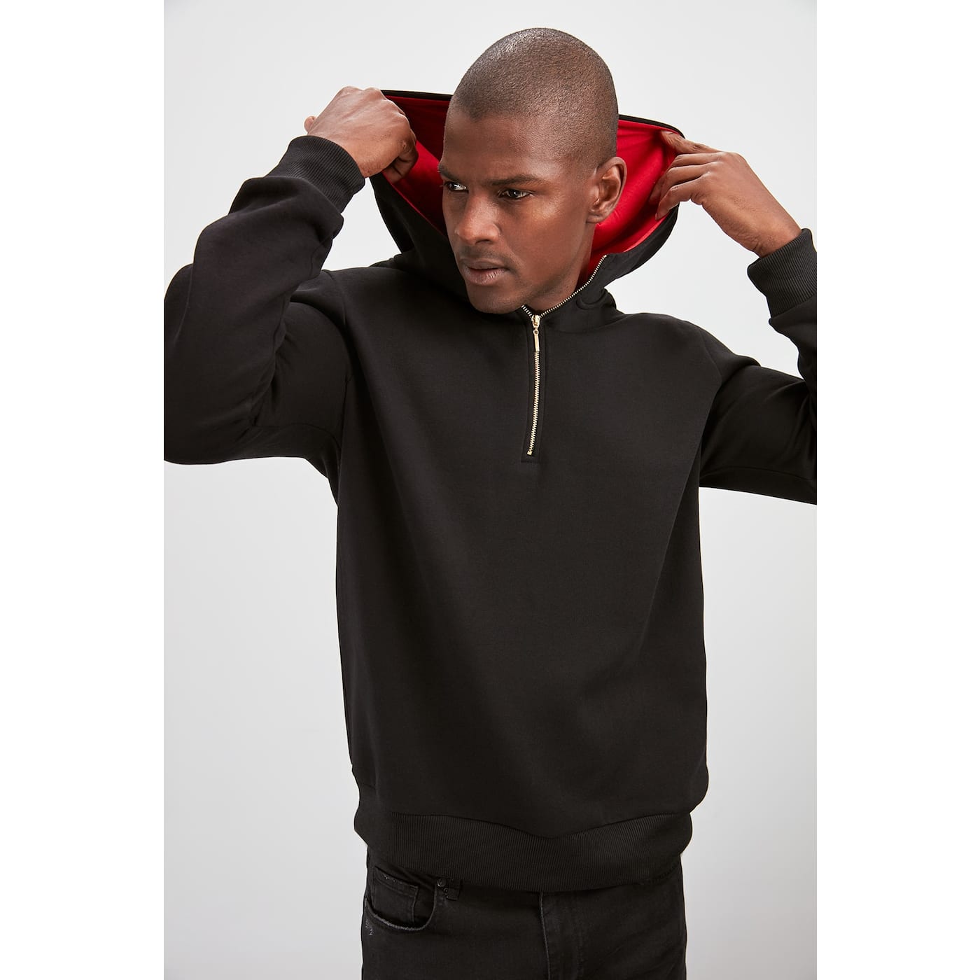Trendyol Black Men's Hooded Half Zipper Sweatshirt