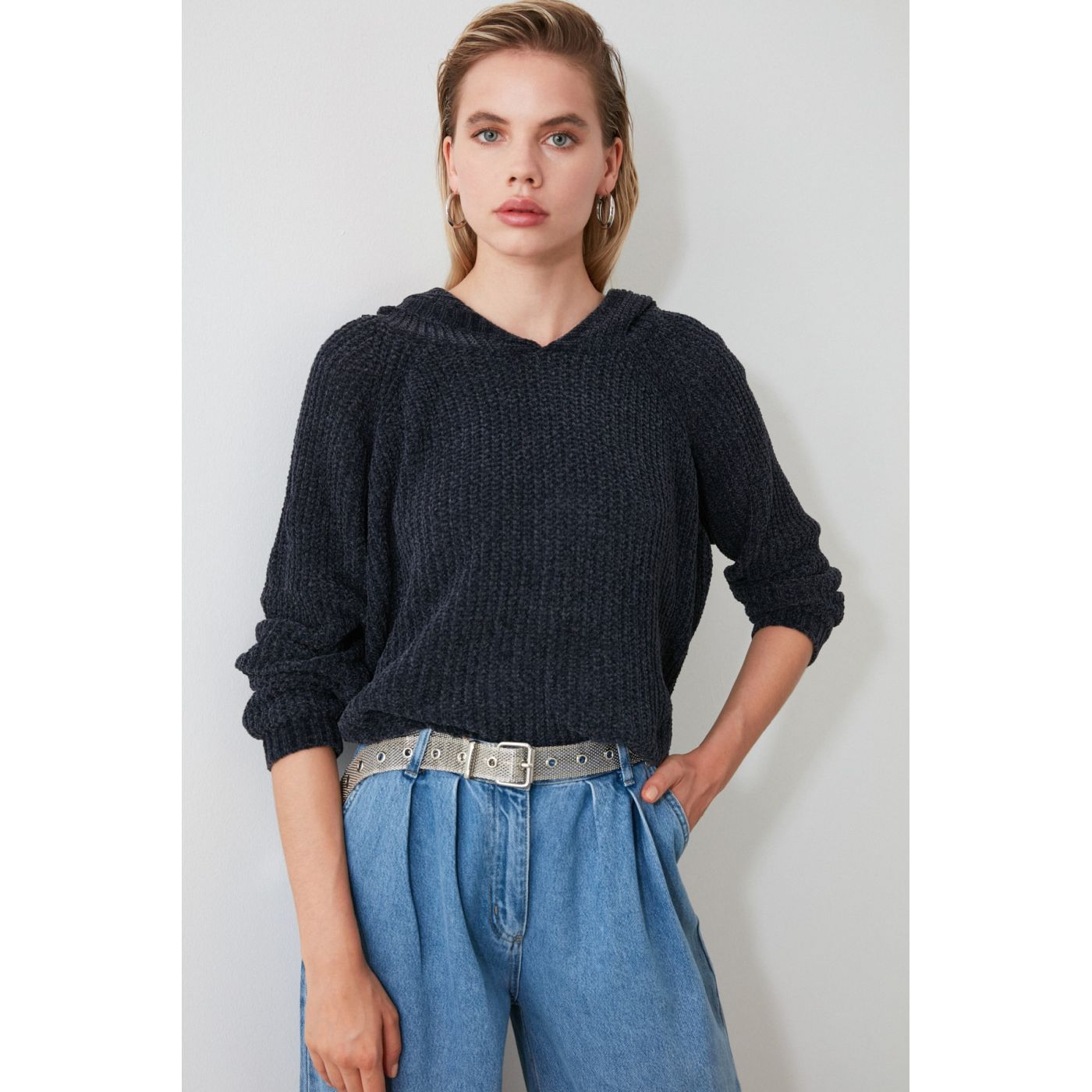 Trendyol Anthracite Hooded Scönel Knit Sweater